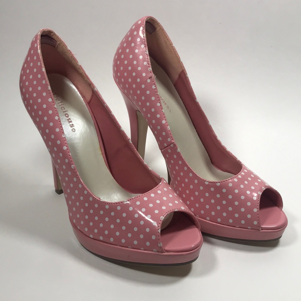 Delicious brand pink shiny peep toe heal size 7
